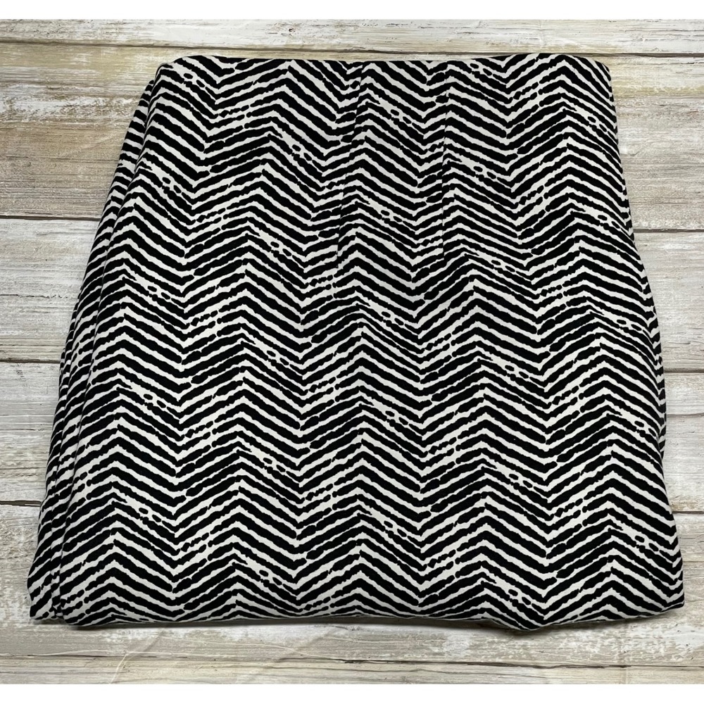 Chico's Women's Black White Chevron Print Cropped Pants Size 1.5(U.S 10)